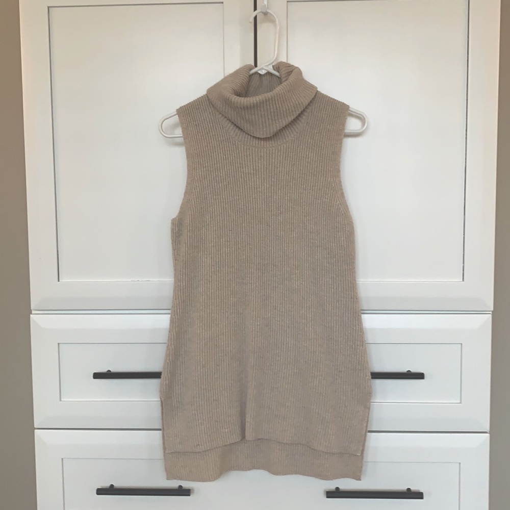 NWOT Gap Turtleneck Tunic